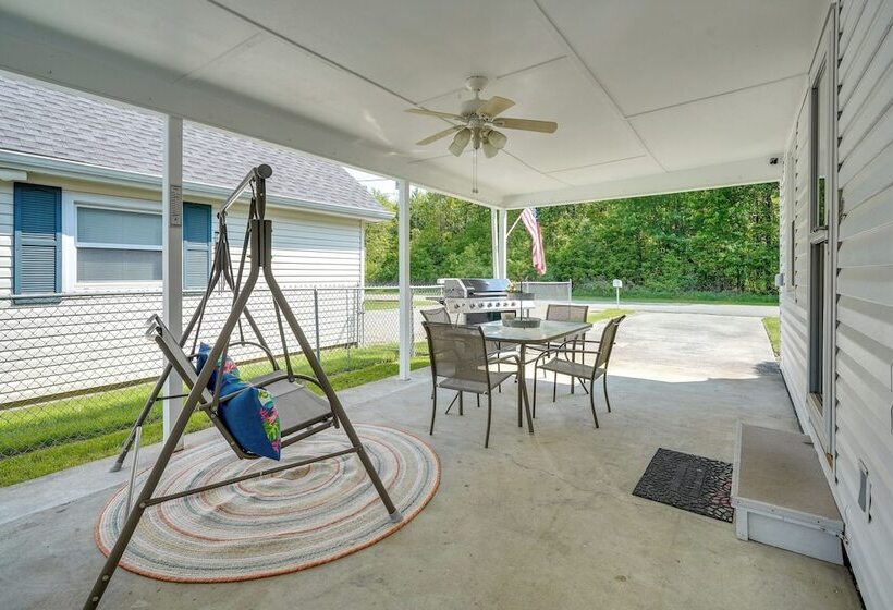 Waterfront Lakeview Cottage W/ Dock & Lift!