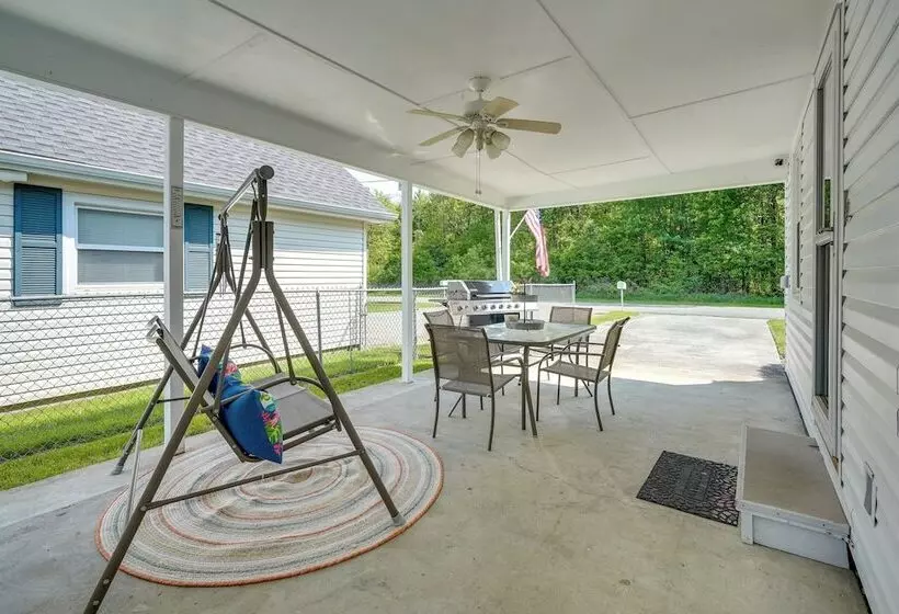 Waterfront Lakeview Cottage W/ Dock & Lift!