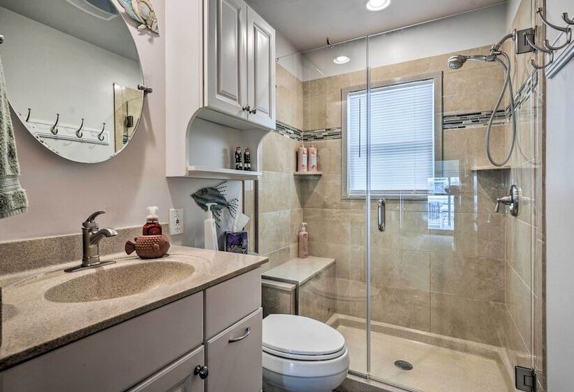 Waterfront Lakeview Cottage W/ Dock & Lift!