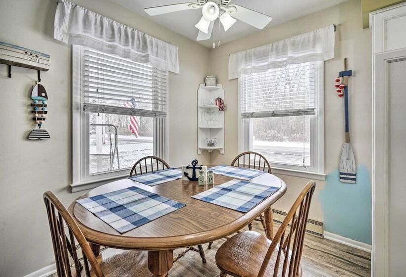 Waterfront Lakeview Cottage W/ Dock & Lift!