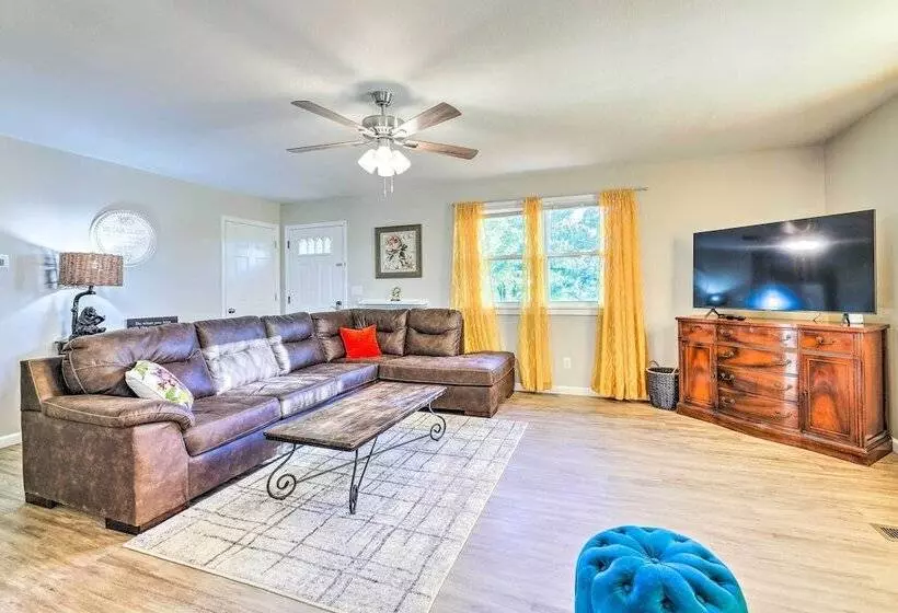 Welcoming Kentucky Home W/ Sprawling Views!