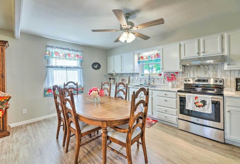 Welcoming Kentucky Home W/ Sprawling Views!