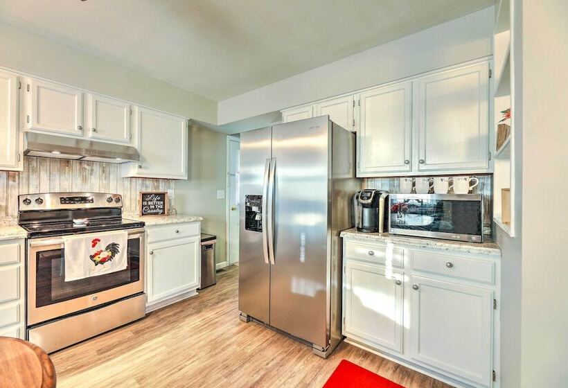 Welcoming Kentucky Home W/ Sprawling Views!