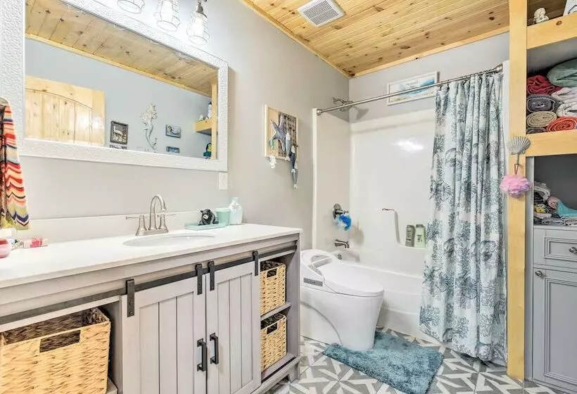 Welcoming Townsend Cabin: Hike, Fish & Relax!