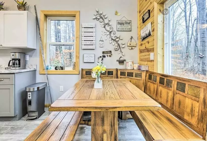 Welcoming Townsend Cabin: Hike, Fish & Relax!