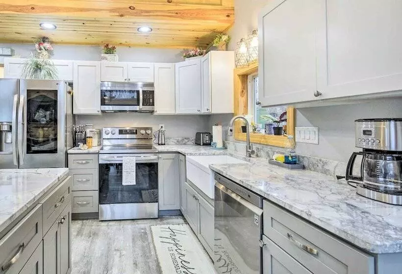 Welcoming Townsend Cabin: Hike, Fish & Relax!