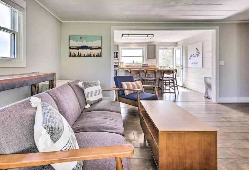 Amenity Packed Nebo Oasis W/ Deck & Mtn Views