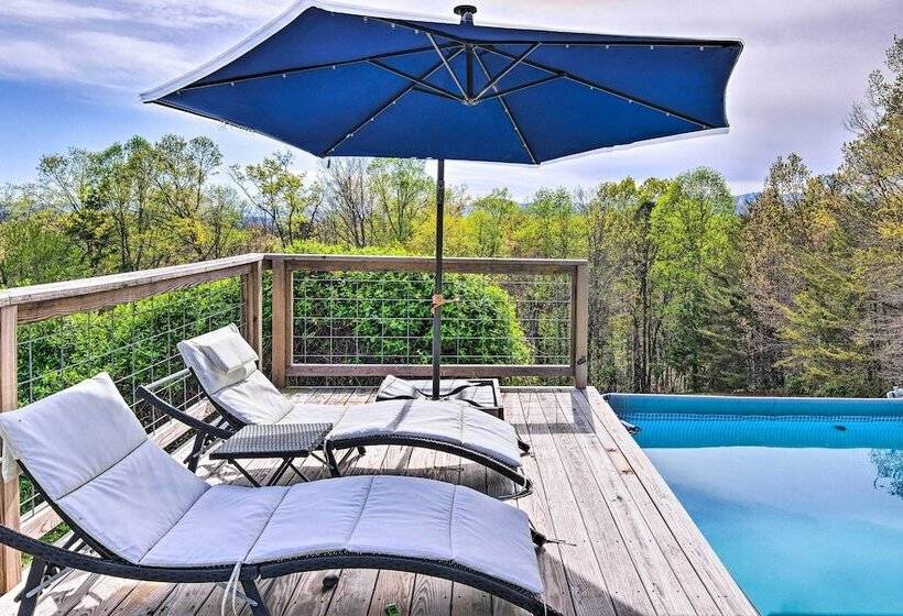 Amenity Packed Nebo Oasis W/ Deck & Mtn Views