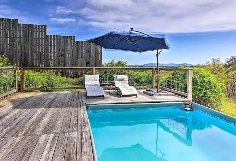 Amenity Packed Nebo Oasis W/ Deck & Mtn Views