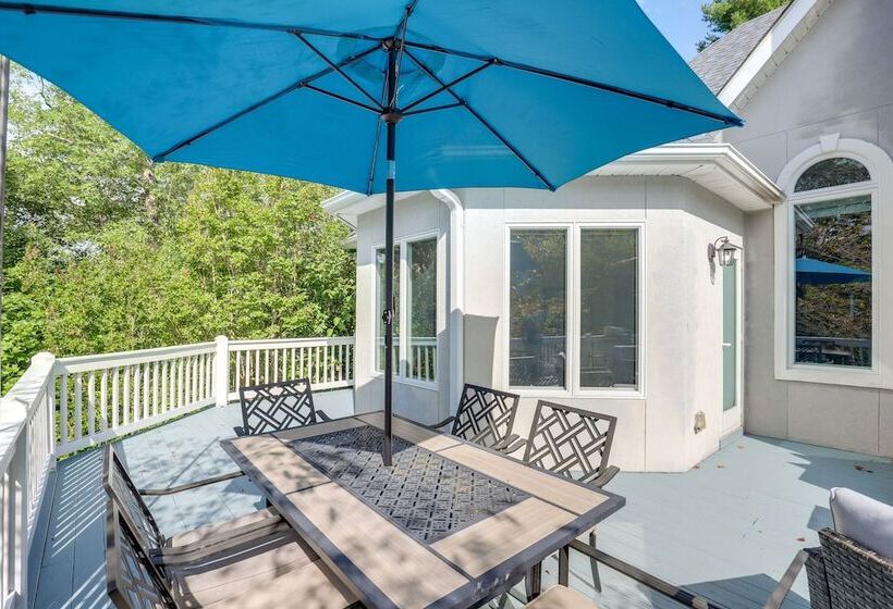 Secluded Retreat W/ Hot Tub & Game Room!