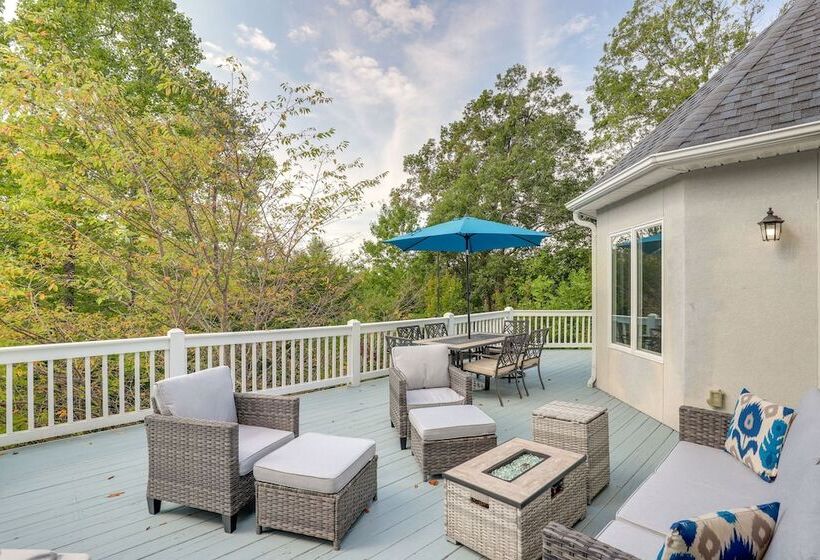 Secluded Retreat W/ Hot Tub & Game Room!