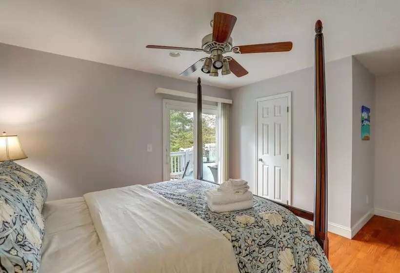 Secluded Retreat W/ Hot Tub & Game Room!