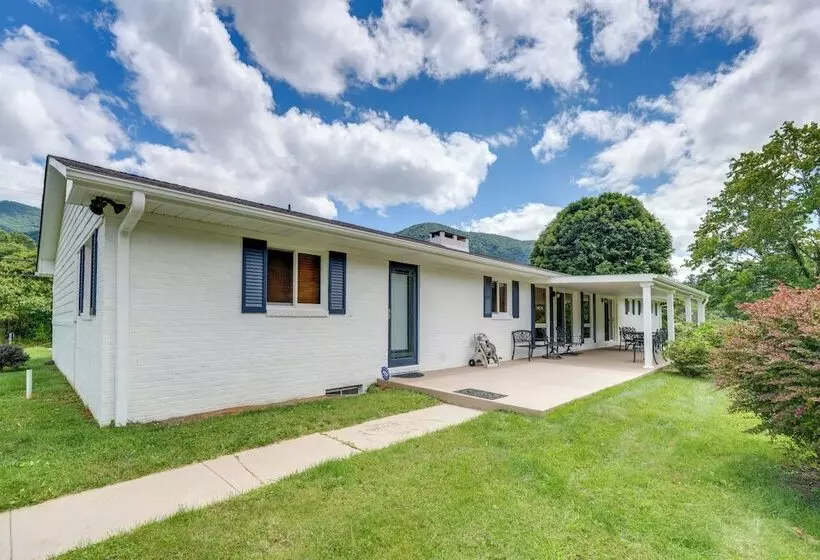 Farmhouse W/ Trout Stream + Views In Bakersville!