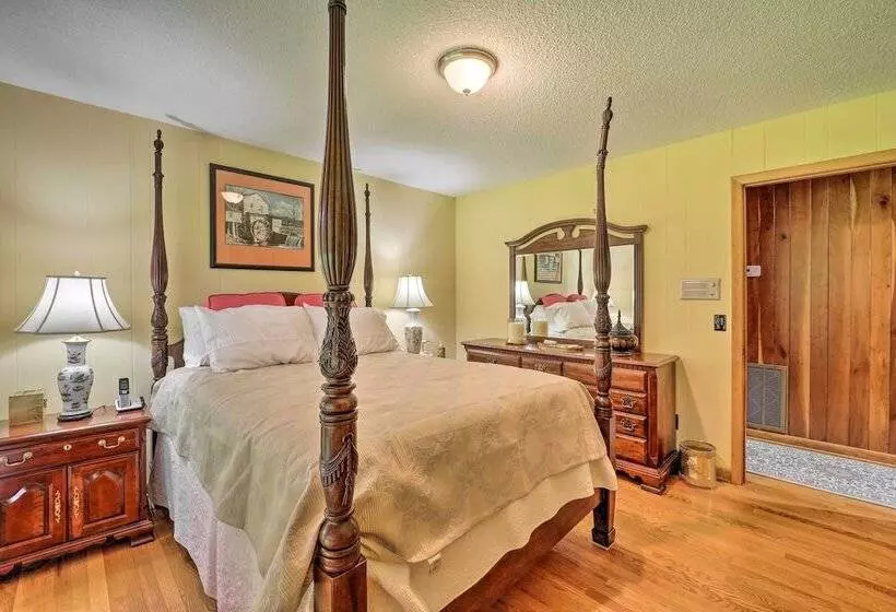 Farmhouse W/ Trout Stream + Views In Bakersville!