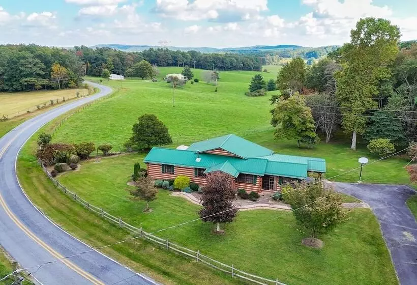 Blue Ridge Parkway House W/ Mountain Scenery!