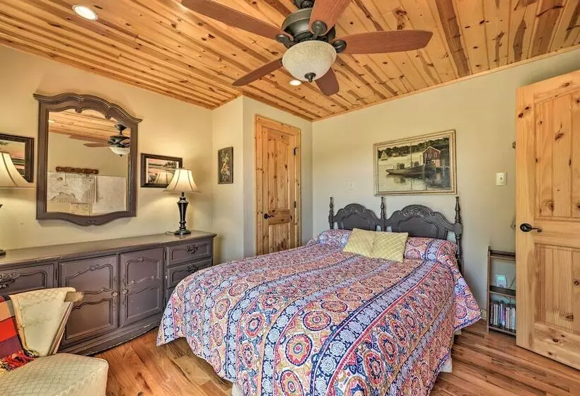 Blue Ridge Parkway House W/ Mountain Scenery!