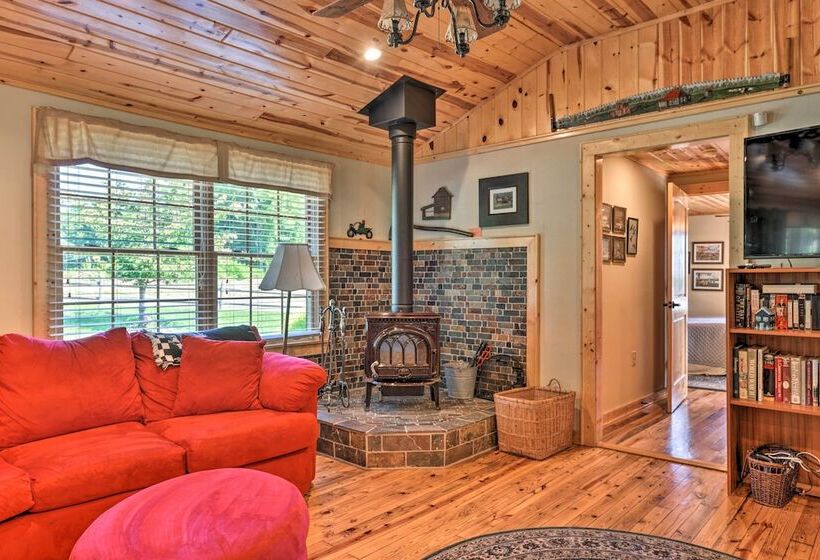 Blue Ridge Parkway House W/ Mountain Scenery!