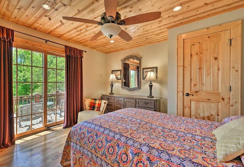 Blue Ridge Parkway House W/ Mountain Scenery!