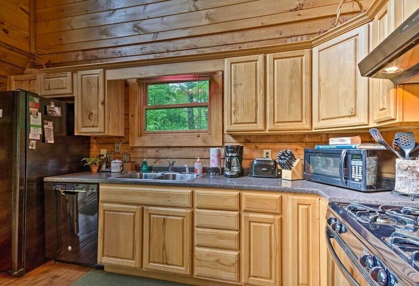 Cabin On 22 Acres W/ Patio 3 Mi To Blowing Rock!