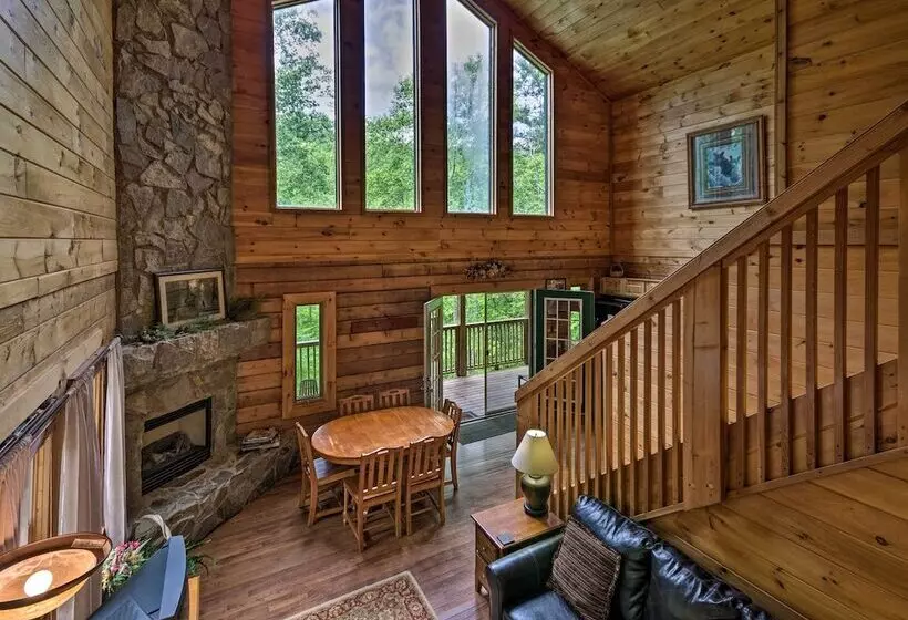 Cabin On 22 Acres W/ Patio   3 Mi To Blowing Rock!