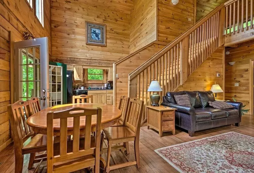 Cabin On 22 Acres W/ Patio   3 Mi To Blowing Rock!