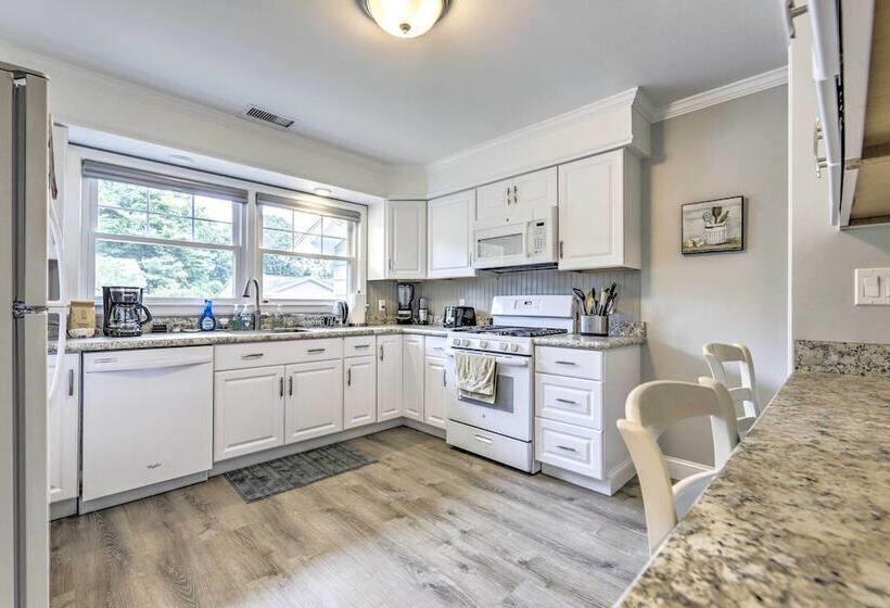 Charming Old Saybrook Cottage < 1 Mi To Beach