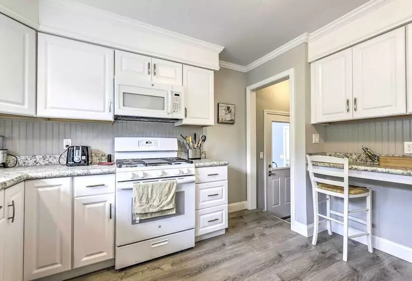 Charming Old Saybrook Cottage < 1 Mi To Beach