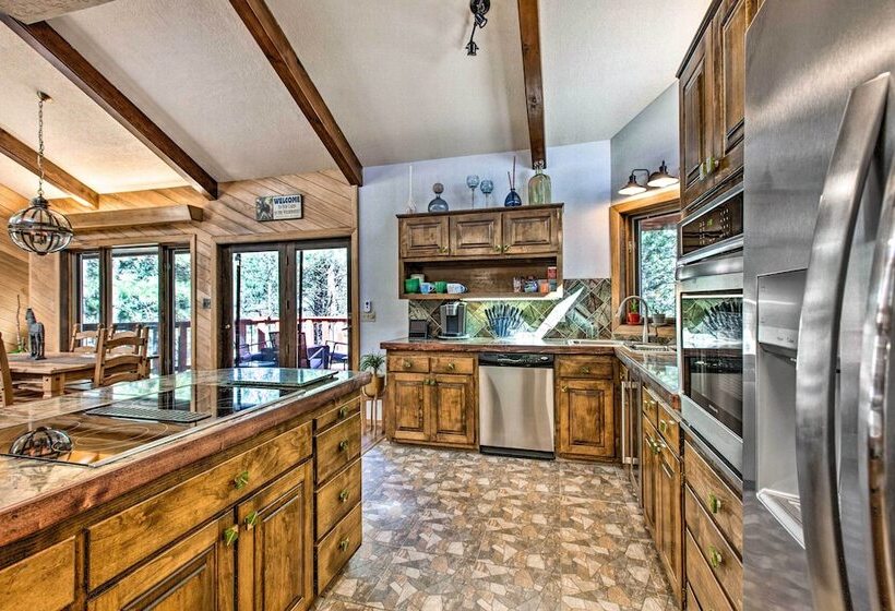 Cozy Angel Fire Escape W/ Golf Course Views!