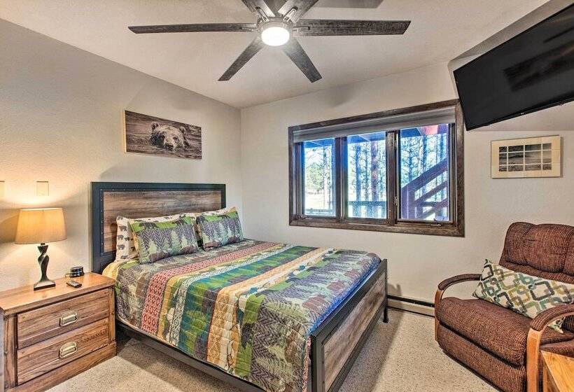 Cozy Angel Fire Escape W/ Golf Course Views!