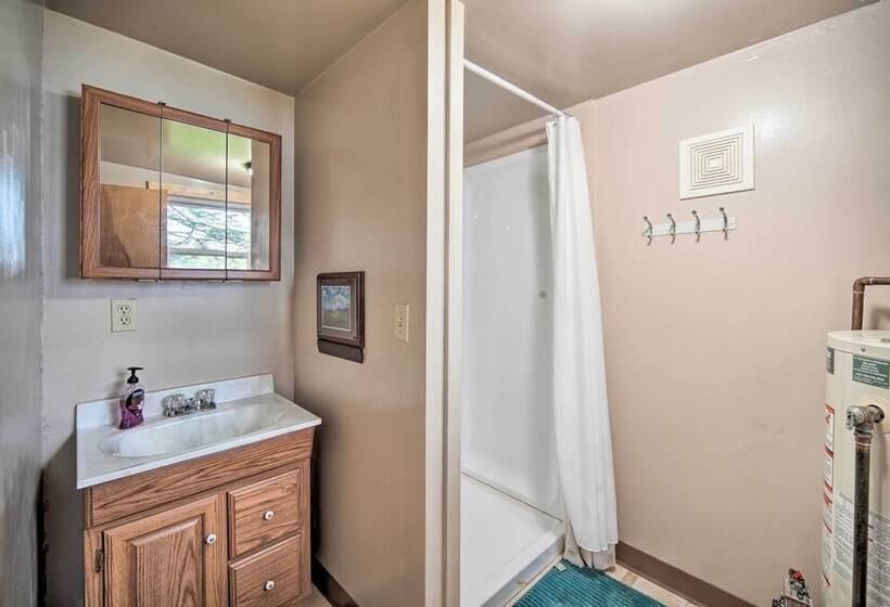 Cozy Cabin W/ Deck & Private Dock On Nelson Lake!