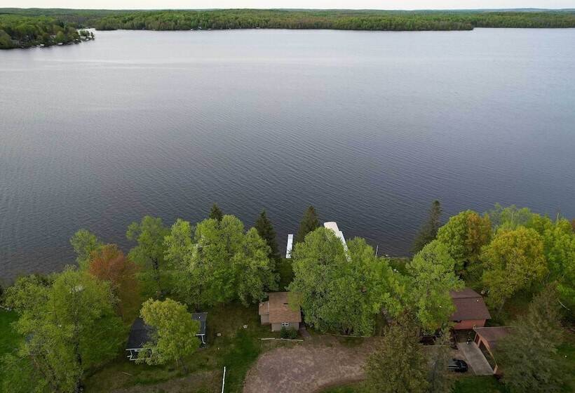 Cozy Cabin W/ Deck & Private Dock On Nelson Lake!