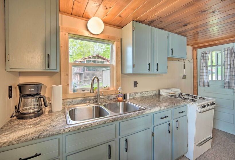 Cozy Cabin W/ Deck & Private Dock On Nelson Lake!