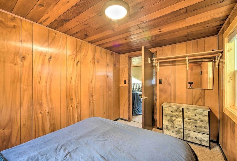 Cozy Cabin W/ Deck & Private Dock On Nelson Lake!