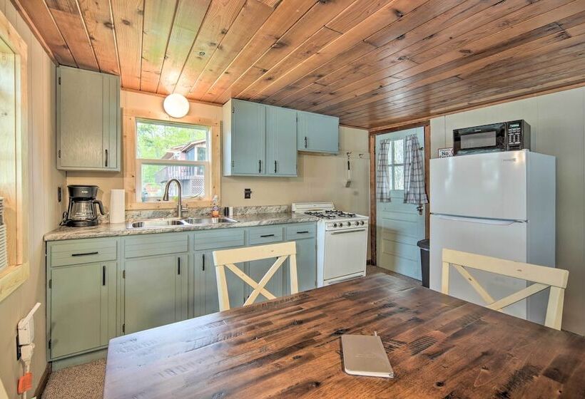 Cozy Cabin W/ Deck & Private Dock On Nelson Lake!