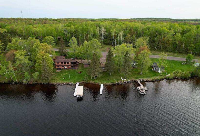 Cozy Cabin W/ Deck & Private Dock On Nelson Lake!
