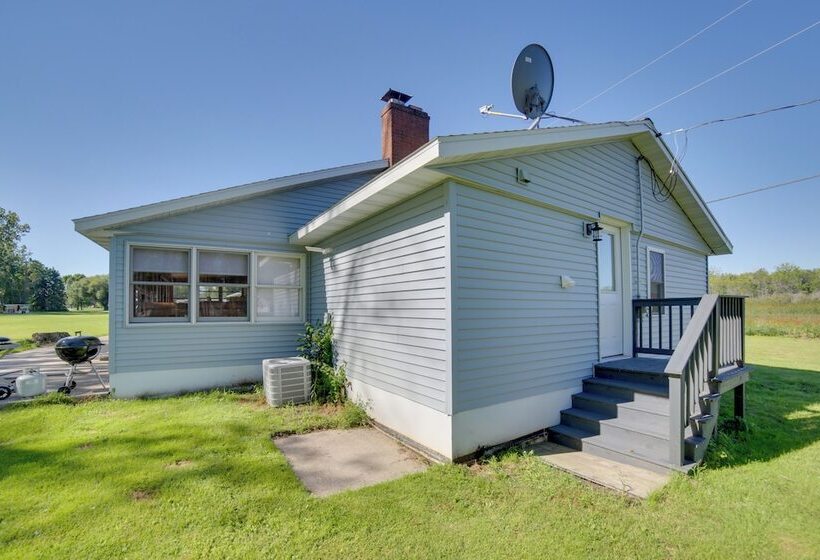 600  Of Green Bay Frontage & Dock: Cozy Cottage