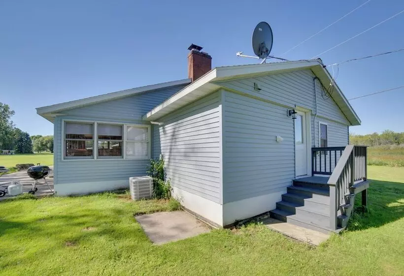 600  Of Green Bay Frontage & Dock: Cozy Cottage