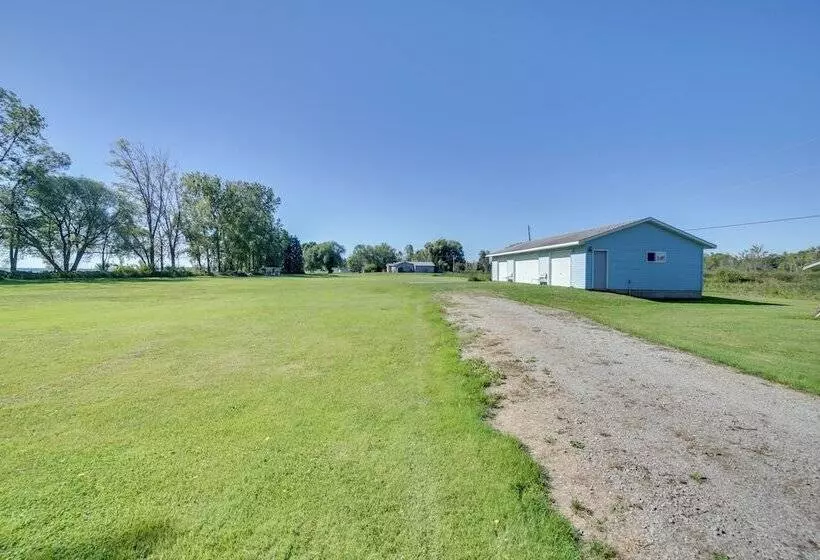600  Of Green Bay Frontage & Dock: Cozy Cottage
