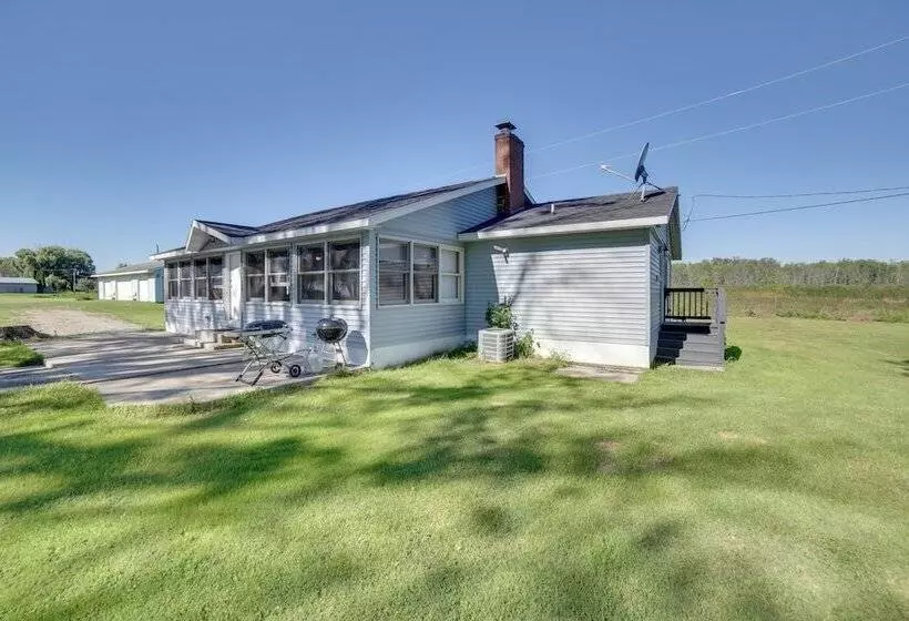 600  Of Green Bay Frontage & Dock: Cozy Cottage