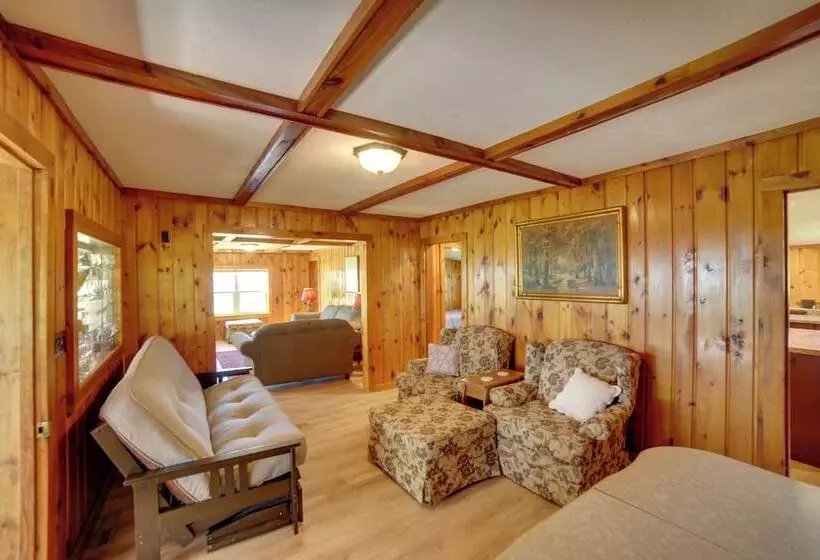 600  Of Green Bay Frontage & Dock: Cozy Cottage