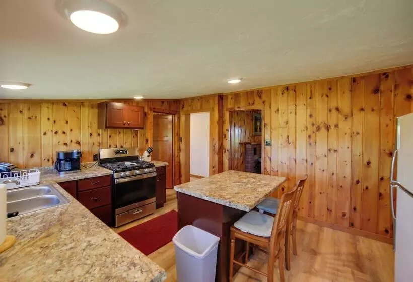 600  Of Green Bay Frontage & Dock: Cozy Cottage