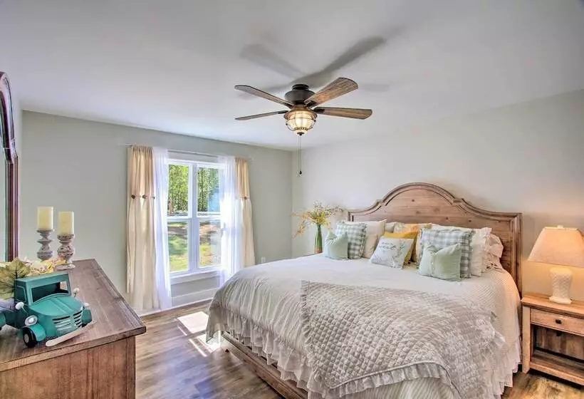 2 Mi To Golf Course + Fire Pit: Cozy Counce Cabin!