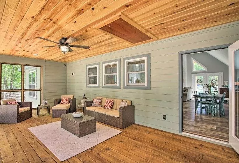 2 Mi To Golf Course + Fire Pit: Cozy Counce Cabin!