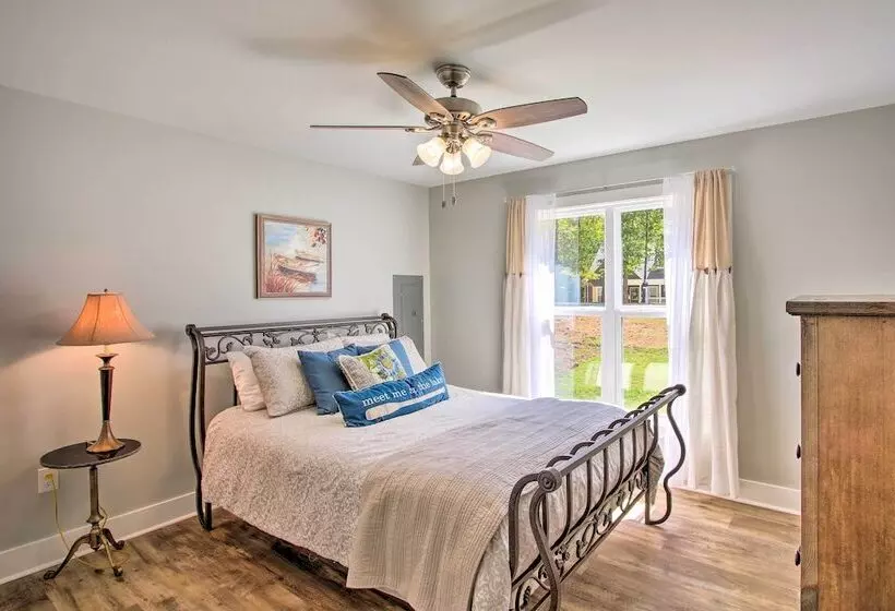 2 Mi To Golf Course + Fire Pit: Cozy Counce Cabin!