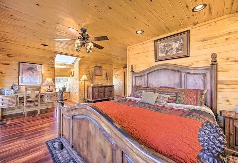 Cozy Cripple Creek Cabin W/ Mountain Views!