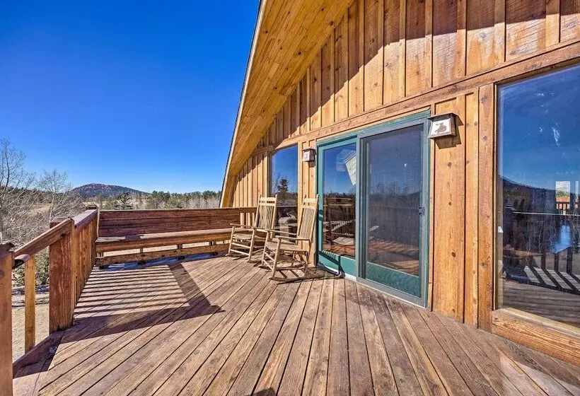 Cozy Cripple Creek Cabin W/ Mountain Views!