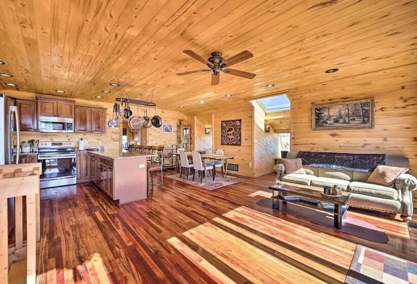 Cozy Cripple Creek Cabin W/ Mountain Views!