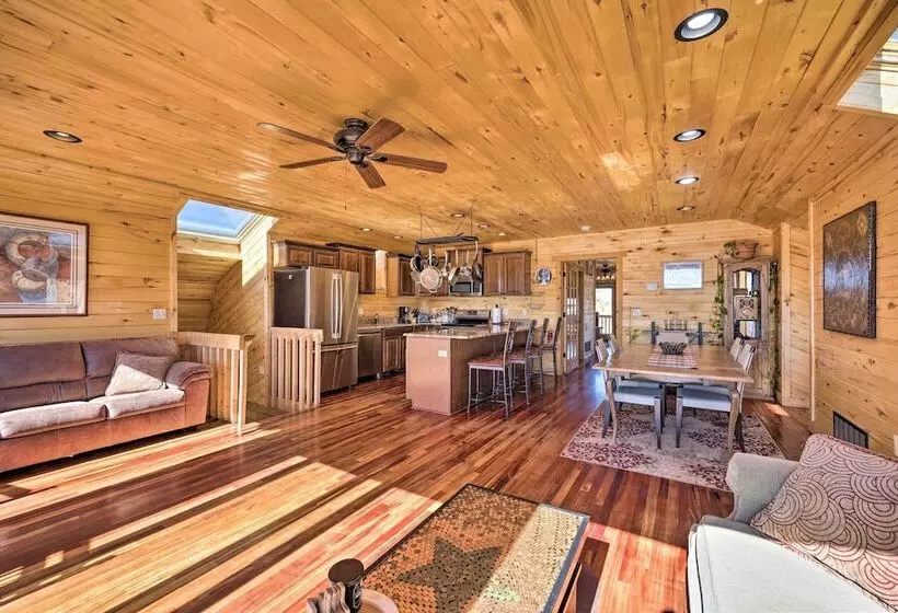 Cozy Cripple Creek Cabin W/ Mountain Views!