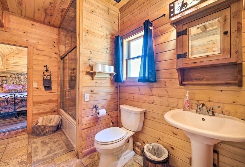 Cozy Cripple Creek Cabin W/ Mountain Views!