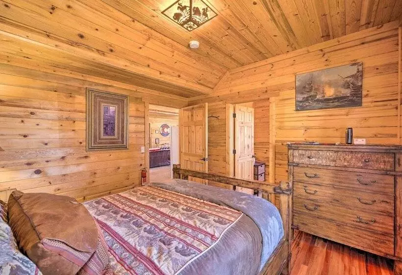 Cozy Cripple Creek Cabin W/ Mountain Views!